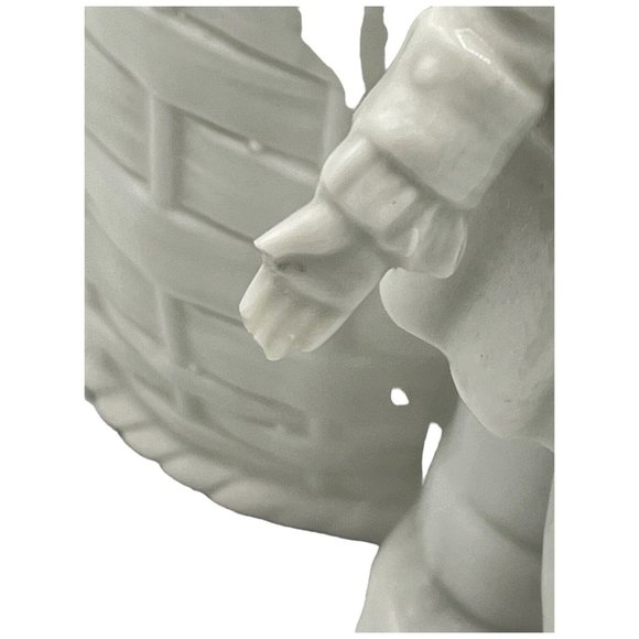 CAPODIMONTE Colonial Man Figurine White Porcelain Planter Crown N Mark 4.75 inch - Picture 7 of 14